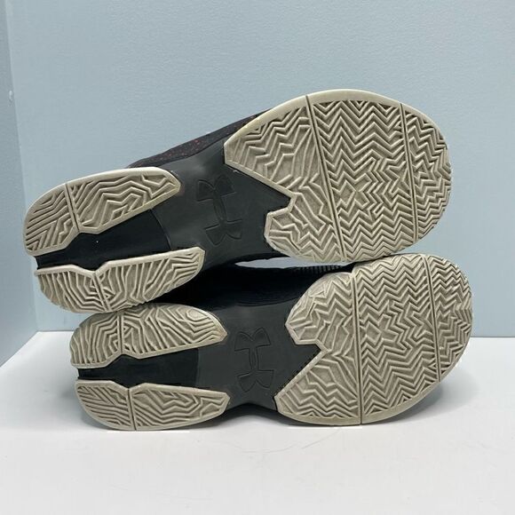 Under Armour Shoes Youth Boys Size 6.5 Black Red Sneakers - Picture 8 of 10